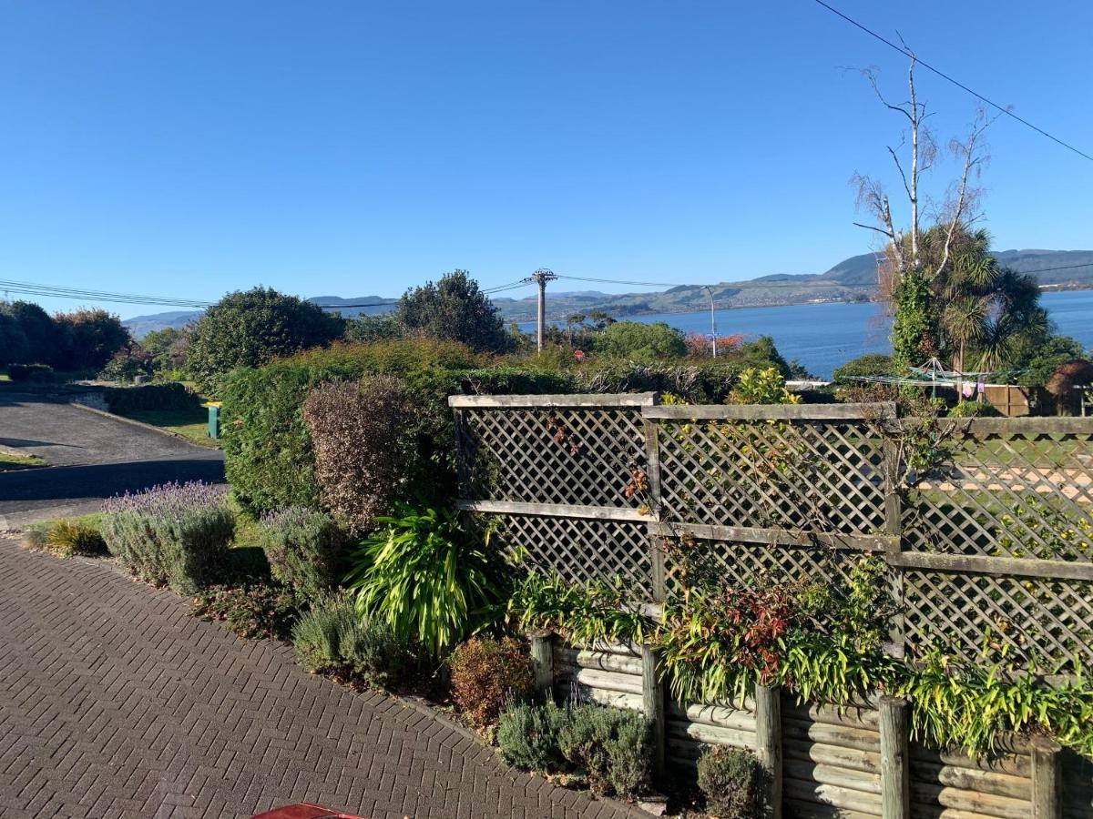 Lake View Family Lodge Up Tp 14 People Rotorua Eksteriør billede